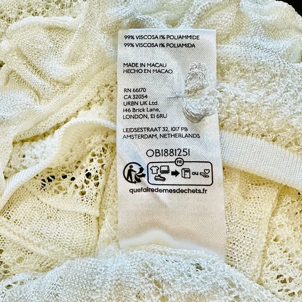 ANTHROPOLOGIE WHITE RUFFLE CROCHET KNIT CROPPED SWEATER TOP. Size MEDIUM. - Picture 10 of 11